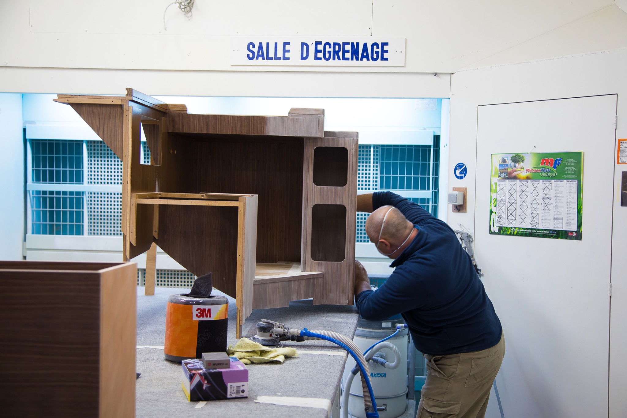 Handarbeit am Innenausbau